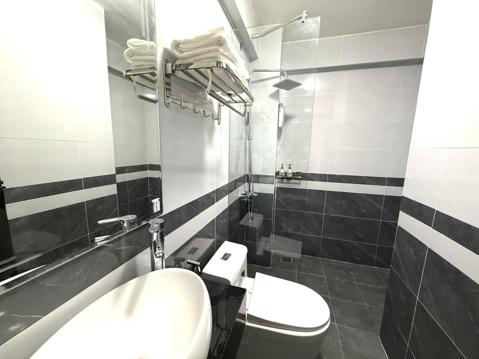 האנוי The Queen Hotel & Spa 2 מראה חיצוני תמונה